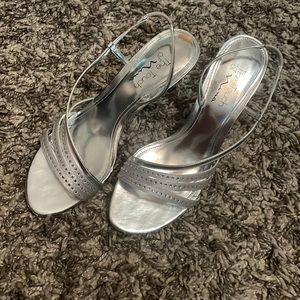 The Touch of Nina Heels. Size 9